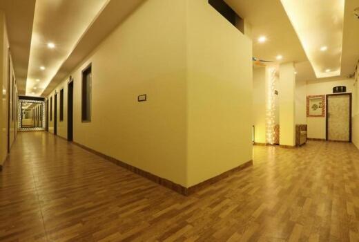 Hotel Plazzo Нью-Дели Экстерьер фото